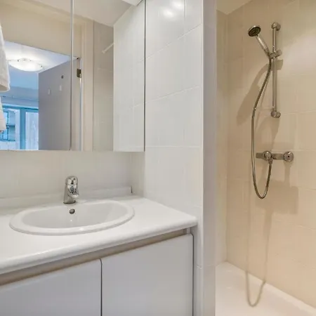 Apartment Luxe 2-slaapkamerappartement Met Terras In