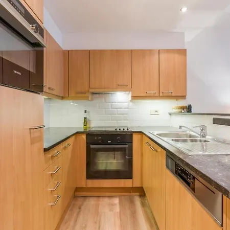 Luxe 2-slaapkamerappartement Met Terras In Knokke-Heist